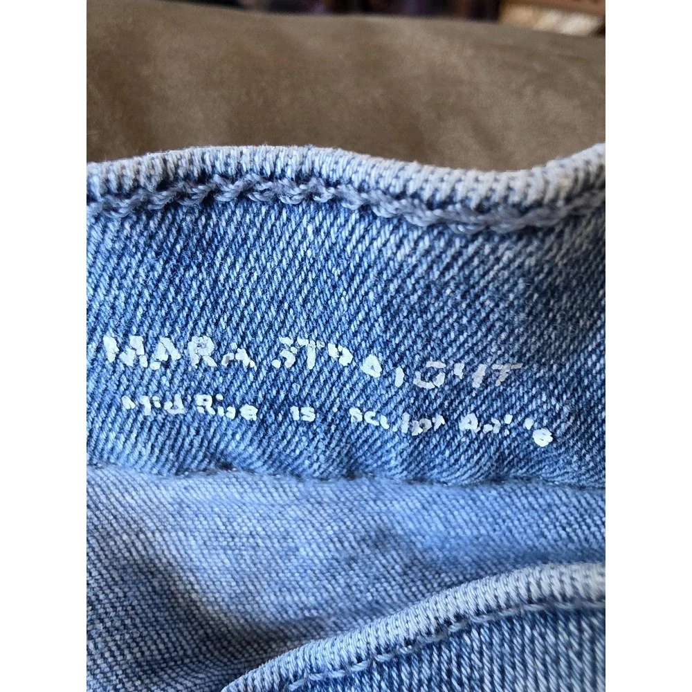DL1961 Women Straight Jeans Size 26 Blue Casual Denim Pants Distressed Hems